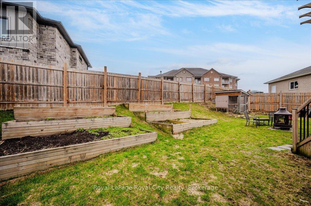 84 Andrews Drive W, Mapleton, Ontario  N0G 1P0 - Photo 32 - X12090229