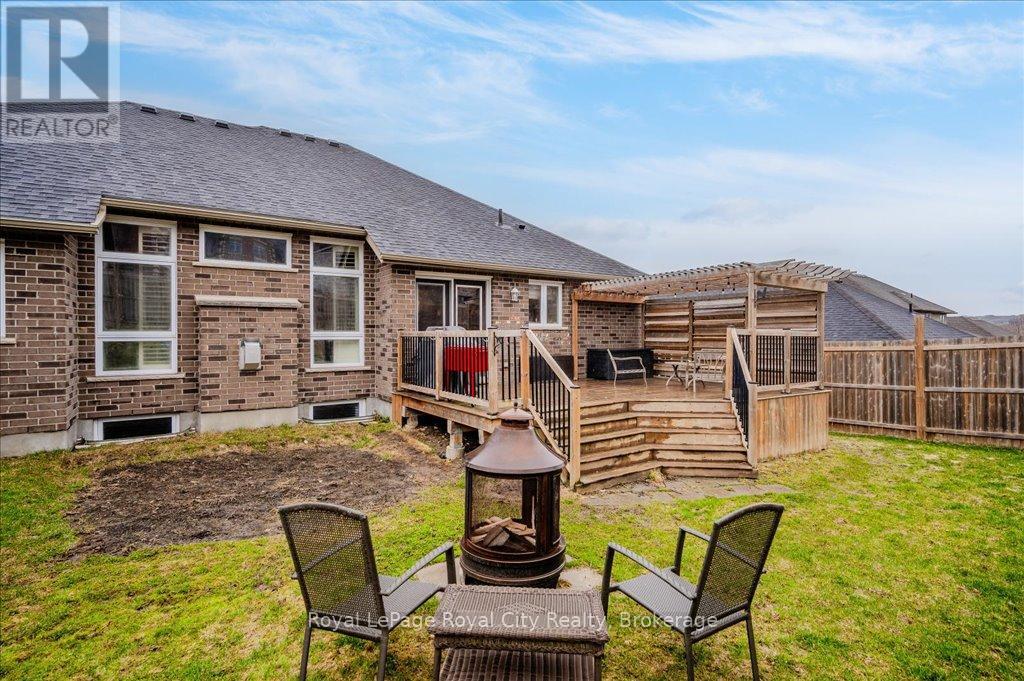 84 Andrews Drive W, Mapleton, Ontario  N0G 1P0 - Photo 36 - X12090229