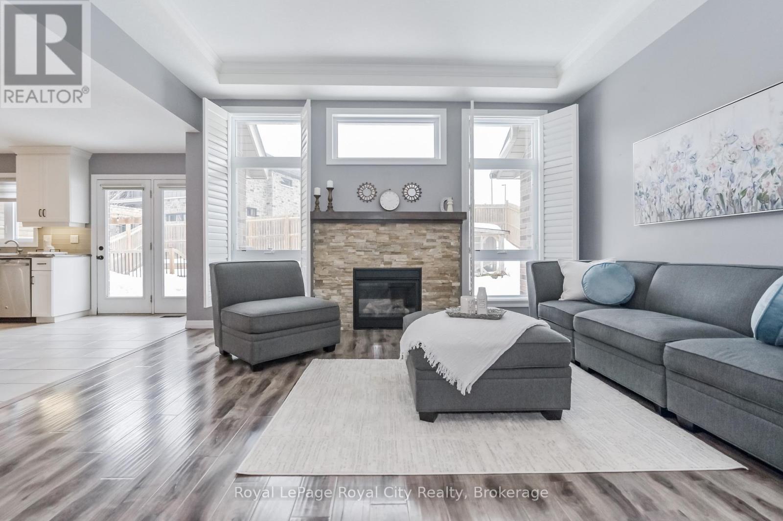 84 Andrews Drive W, Mapleton, Ontario  N0G 1P0 - Photo 5 - X12090229