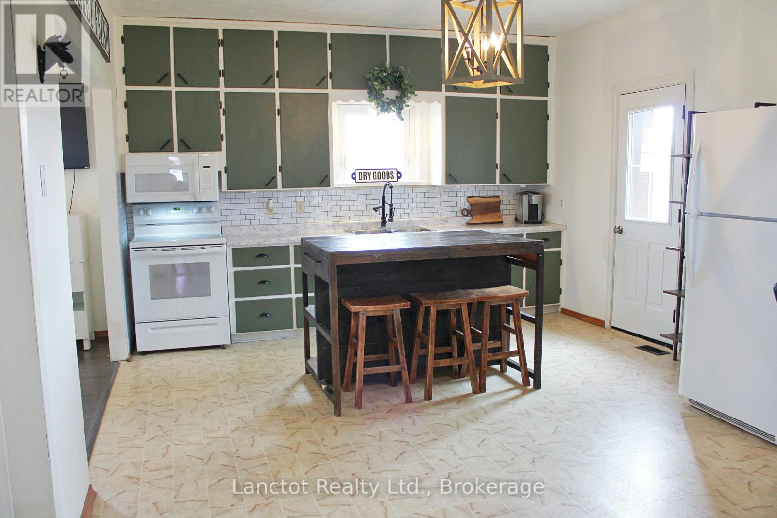 402558 Grey Road 17, Georgian Bluffs, Ontario  N0H 2T0 - Photo 27 - X12090233