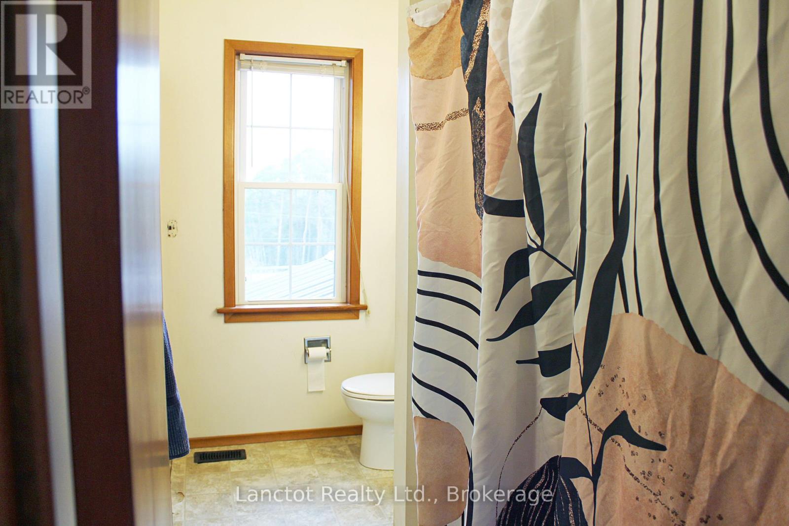402558 Grey Road 17, Georgian Bluffs, Ontario  N0H 2T0 - Photo 32 - X12090233
