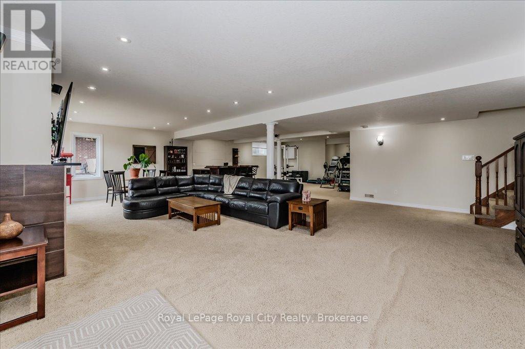 166 River Run Road, Mapleton, Ontario  N0G 1P0 - Photo 32 - X12090358