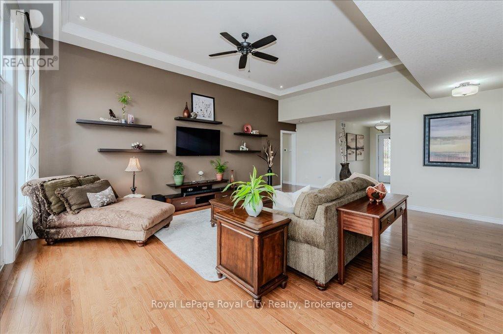 166 River Run Road, Mapleton, Ontario  N0G 1P0 - Photo 7 - X12090358