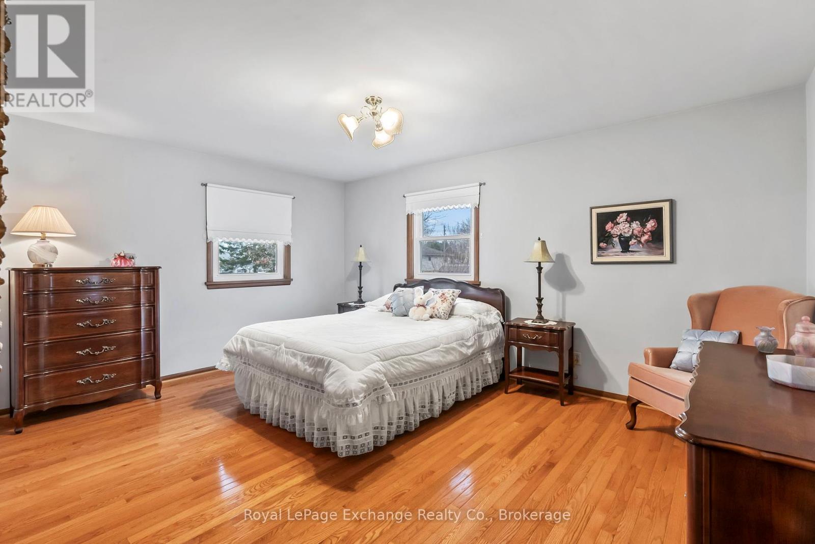 268 Broadway Street, Kincardine, Ontario  N2Z 2X9 - Photo 11 - X12090503