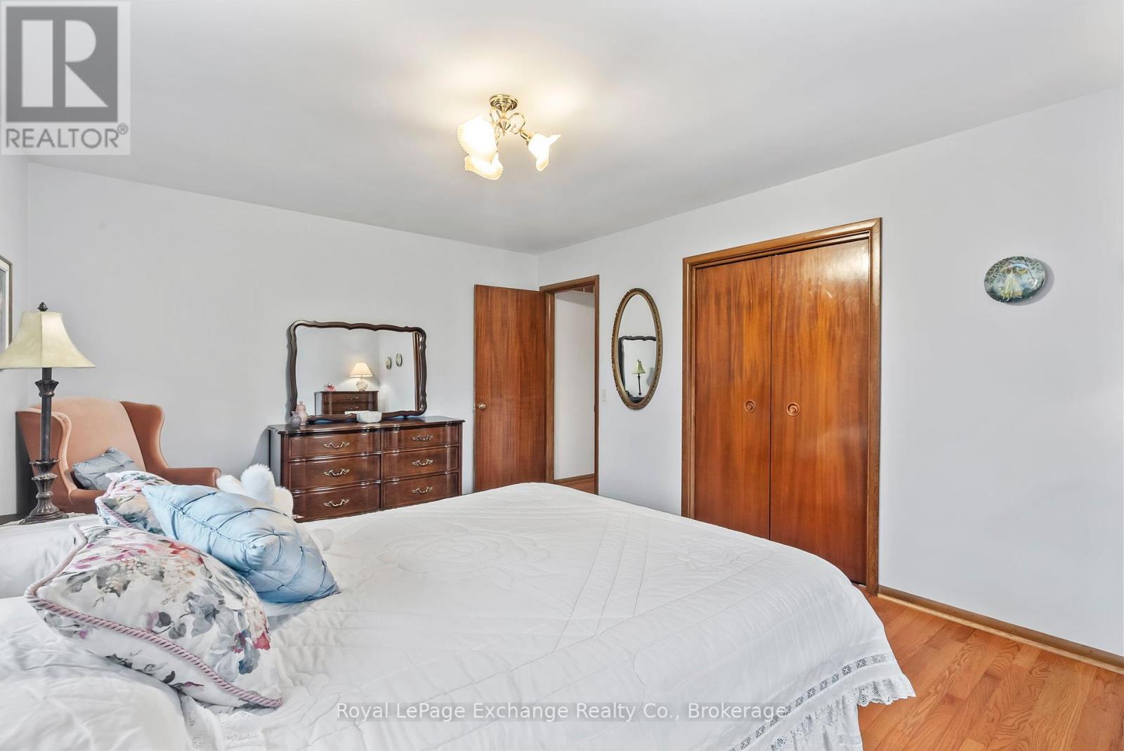 268 Broadway Street, Kincardine, Ontario  N2Z 2X9 - Photo 13 - X12090503