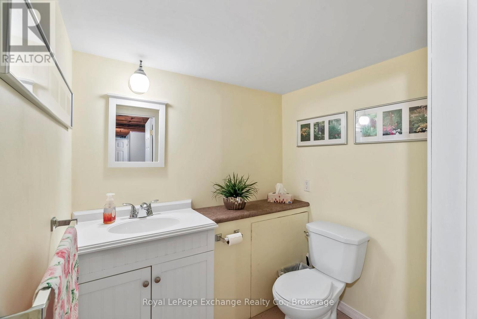 268 Broadway Street, Kincardine, Ontario  N2Z 2X9 - Photo 15 - X12090503