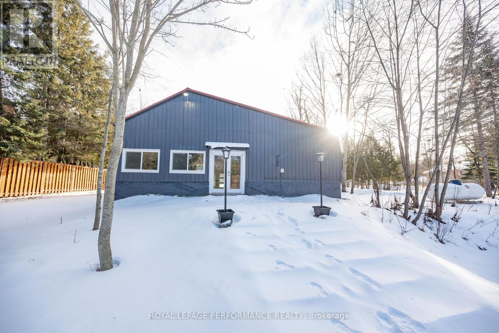 1371 Victoria Street, Petawawa, Ontario  K8H 2E9 - Photo 10 - X12089849