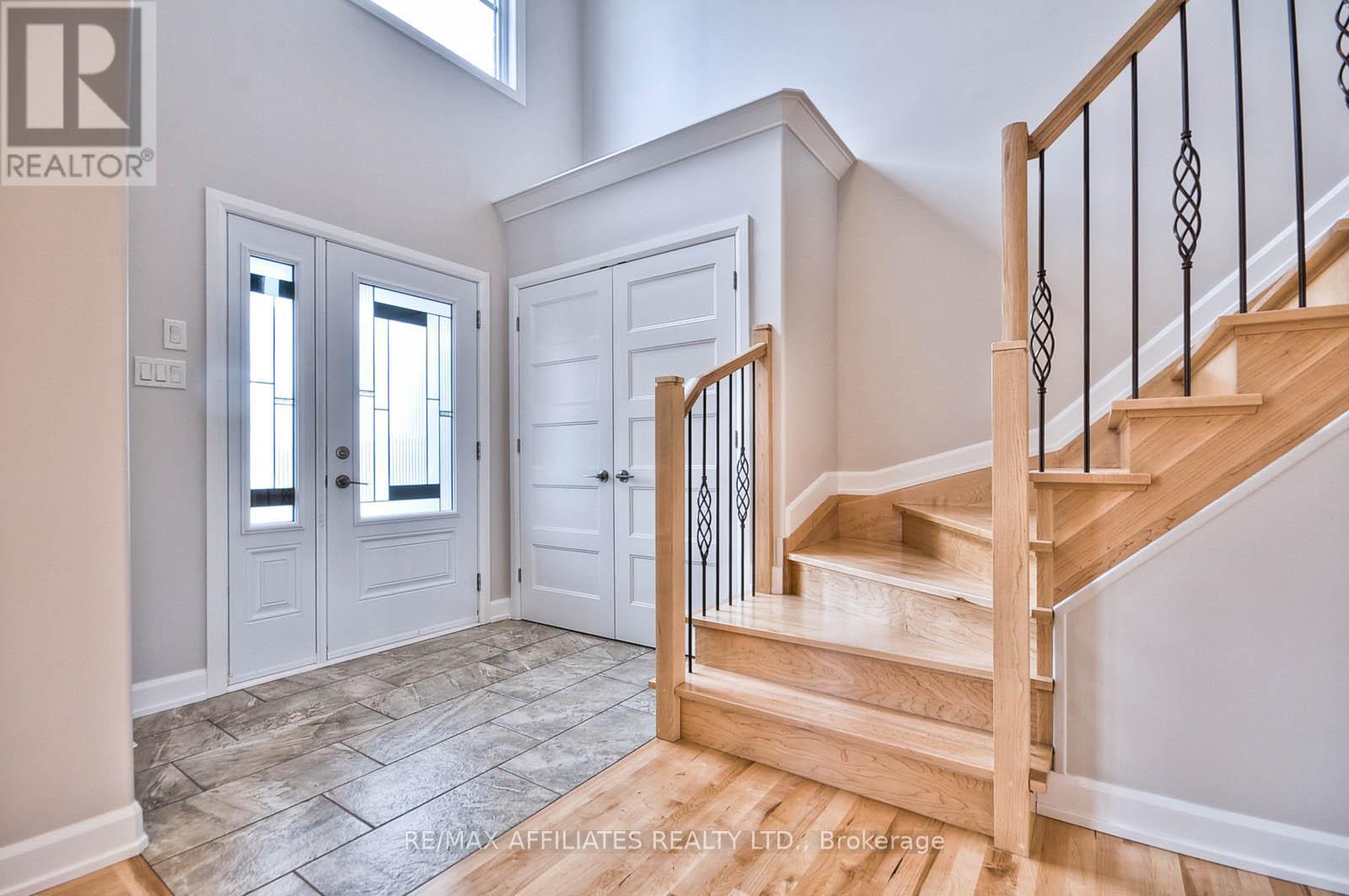 Property at 619 GENEVA CRESCENT image 2