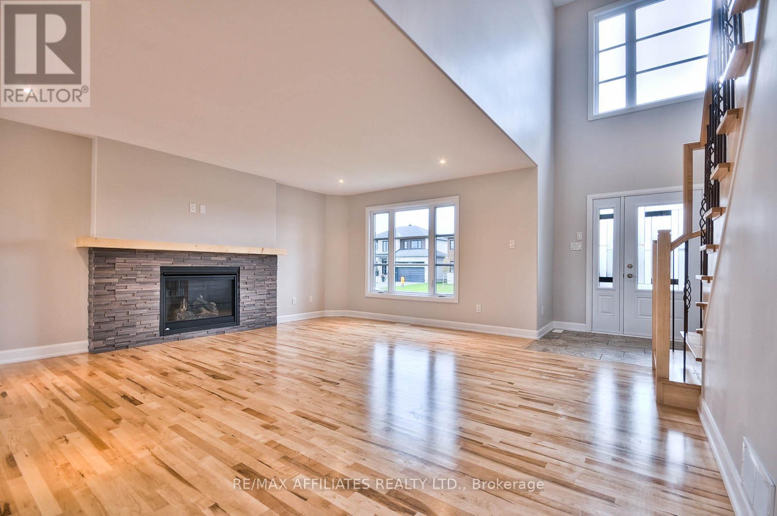 Property at 619 GENEVA CRESCENT image 3