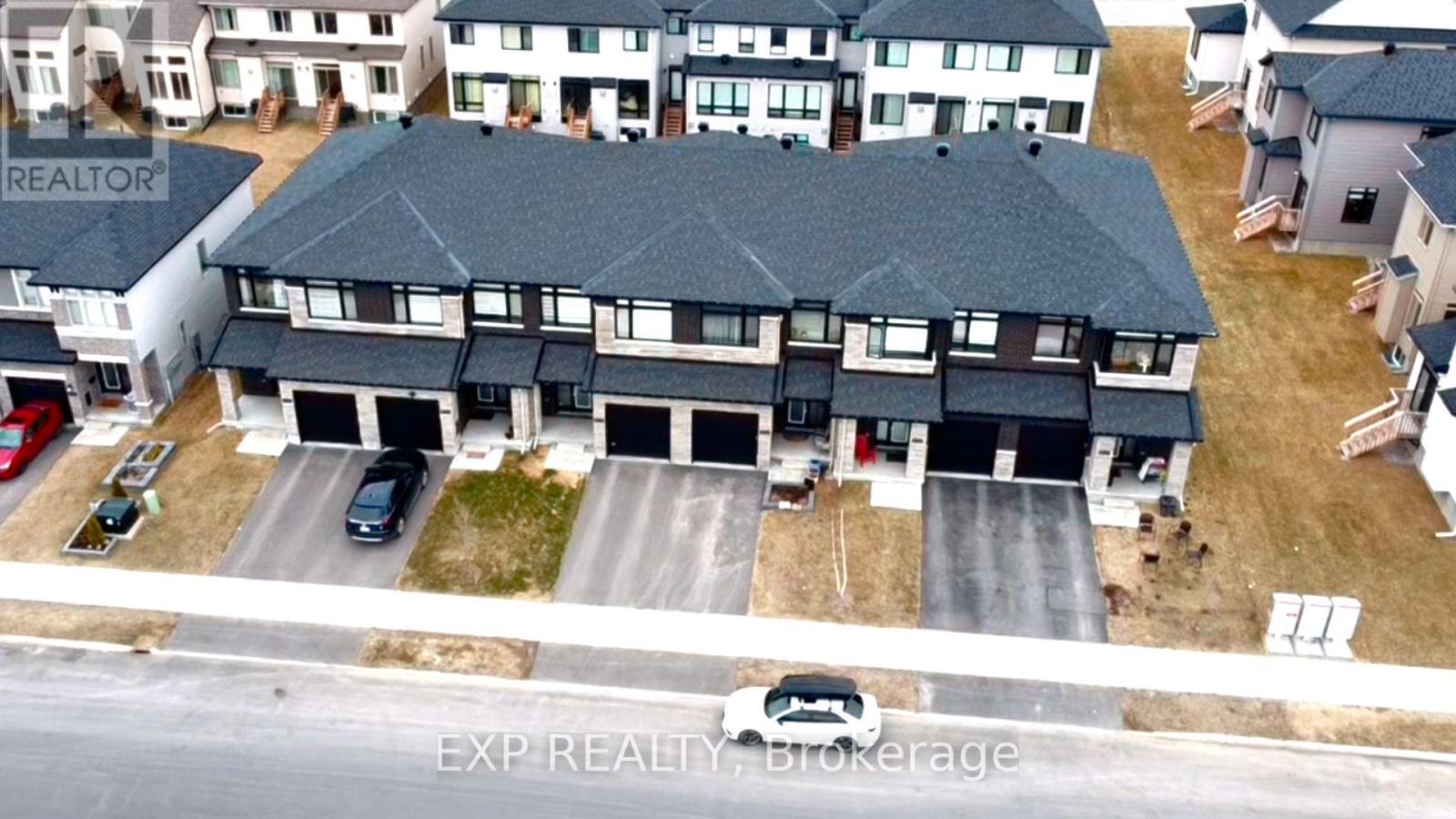 926 Brian Good Avenue, Ottawa, Ontario  K4M 0N7 - Photo 2 - X12090063