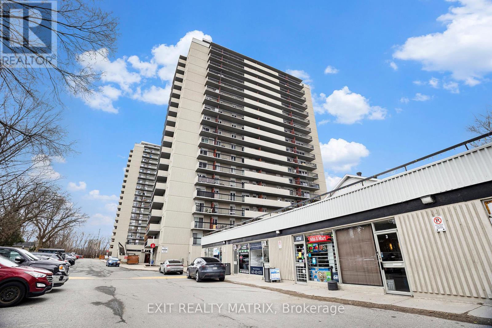 Property at 102 - 158B MCARTHUR AVENUE image 1