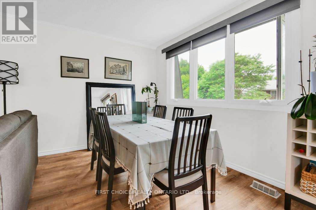 44 Oberon Street, Ottawa, Ontario  K2H 7X8 - Photo 12 - X12090572