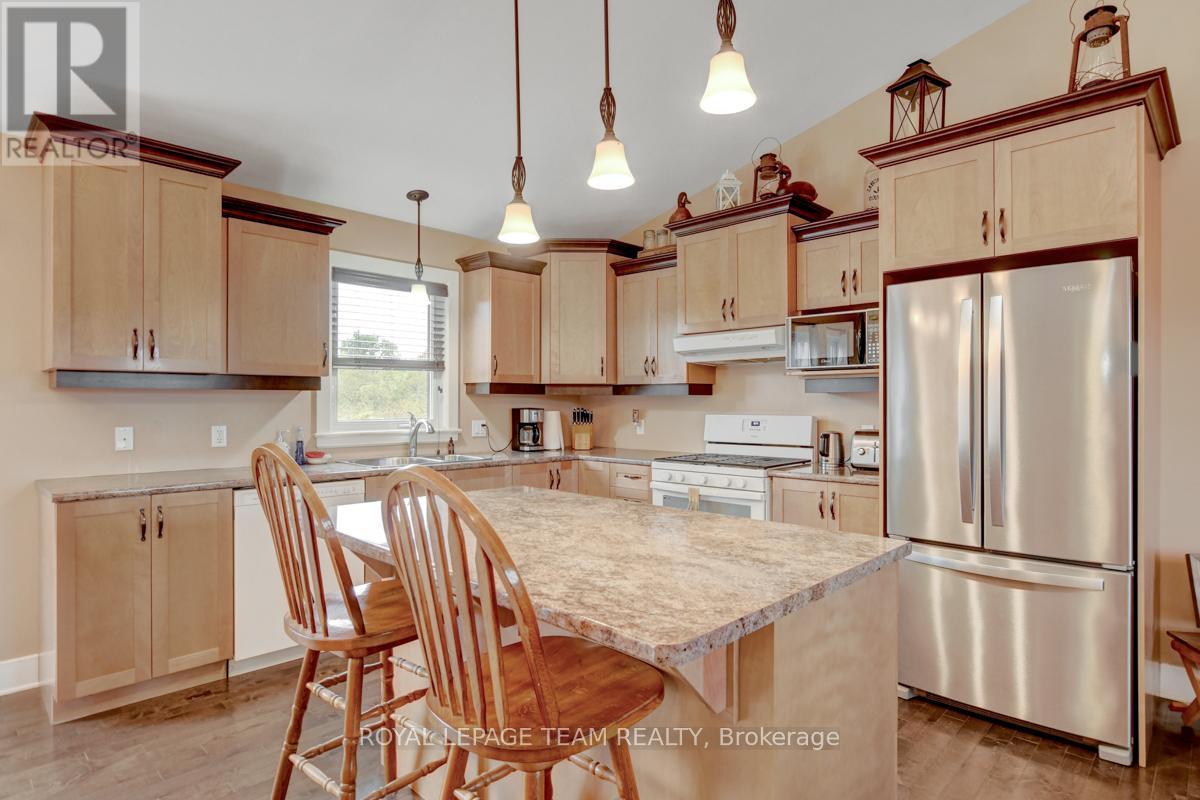 831 Bolton Road, North Grenville, Ontario  K0G 1N0 - Photo 14 - X12090638