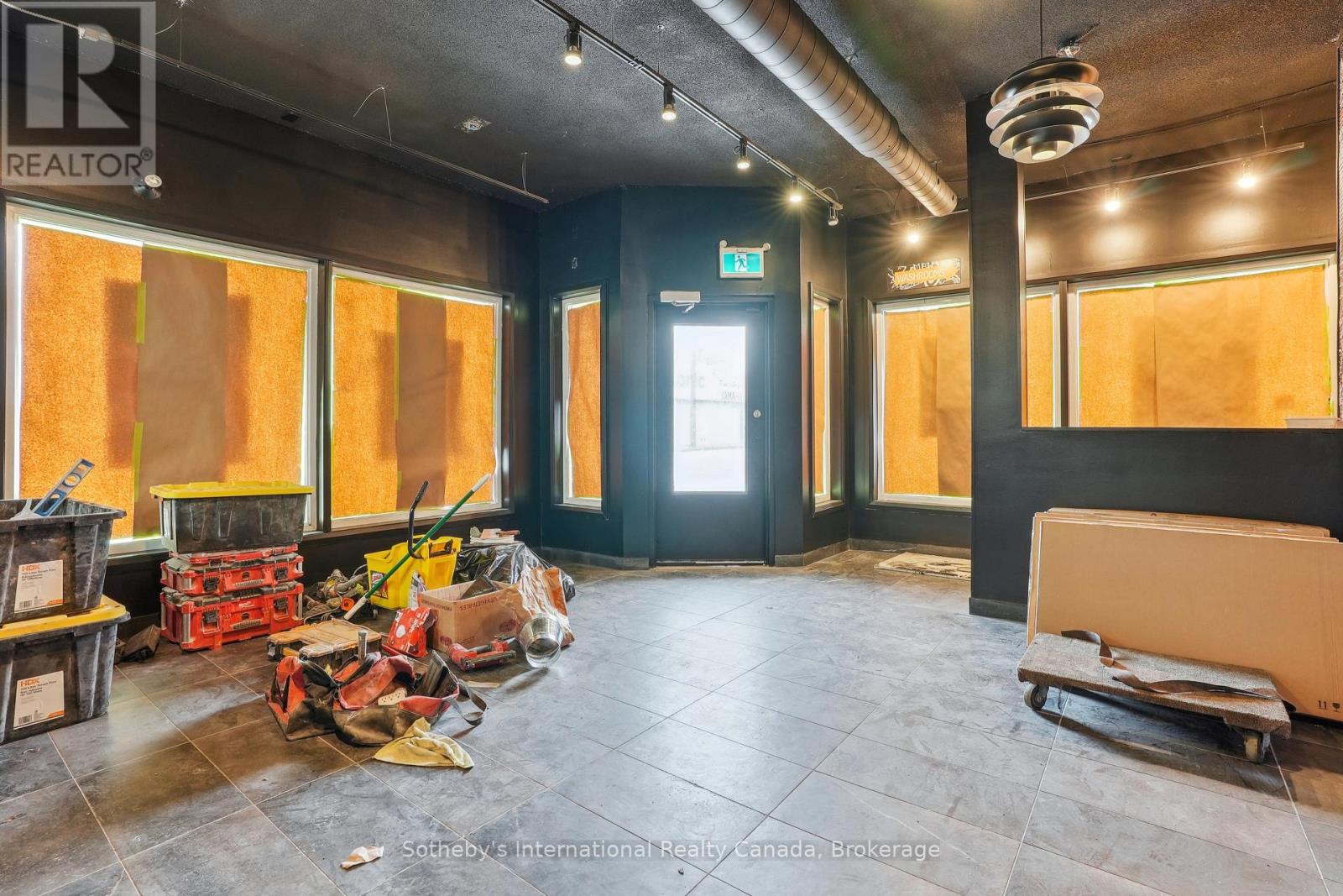 Property at 289-293 KENILWORTH AVENUE N image 4