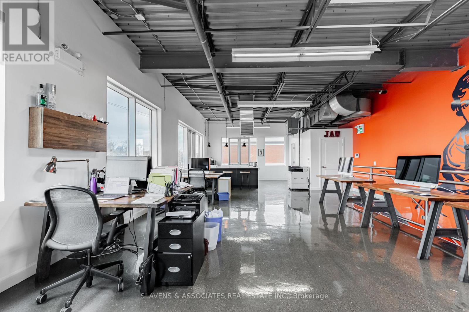 208 - 41 Industrial Street, Toronto (Thorncliffe Park), Ontario  M4G 2H5 - Photo 9 - C12089519