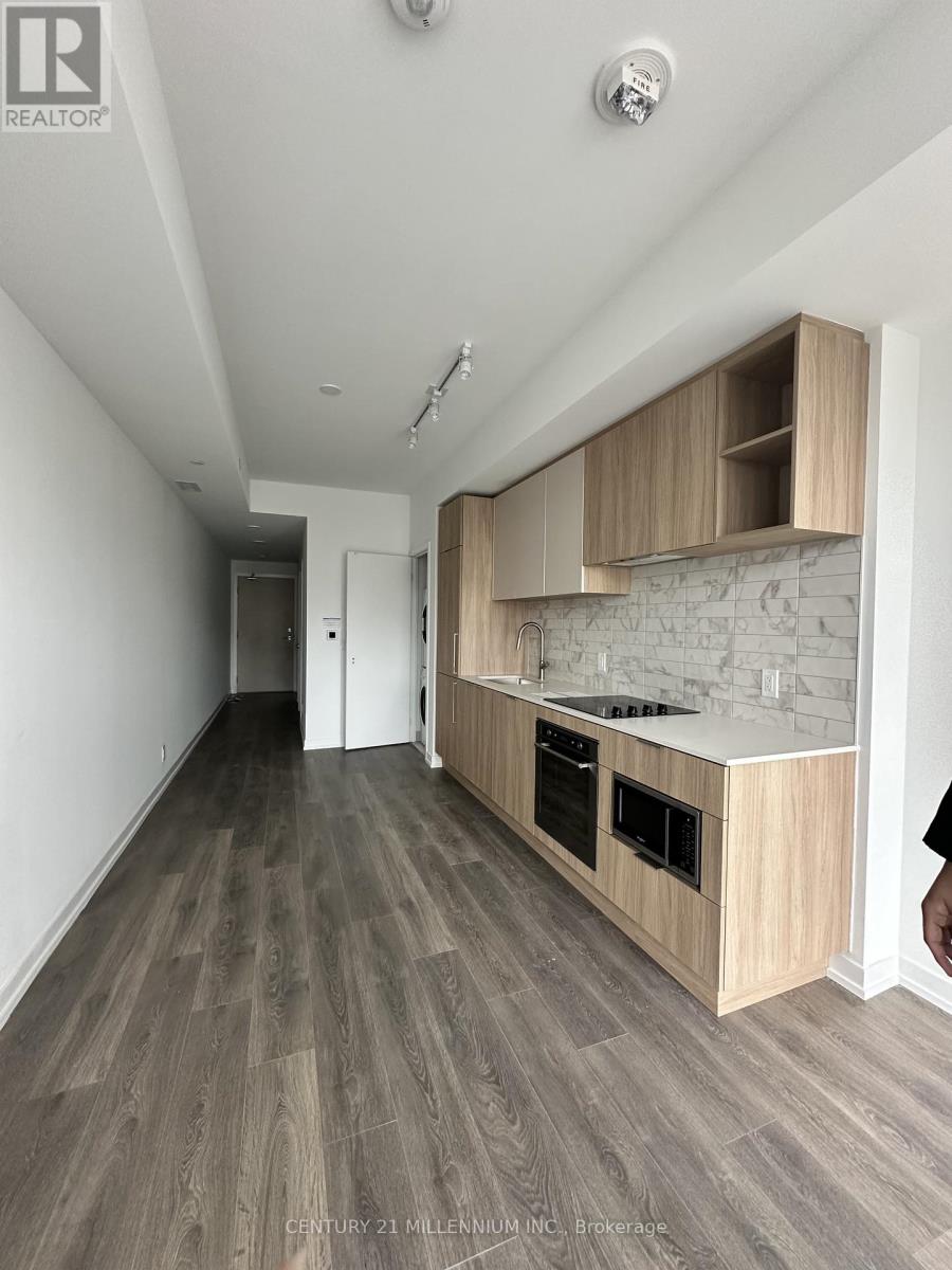 533 - 2020 Bathurst Street, Toronto (Humewood-Cedarvale), Ontario  M5P 0A6 - Photo 2 - C12089908