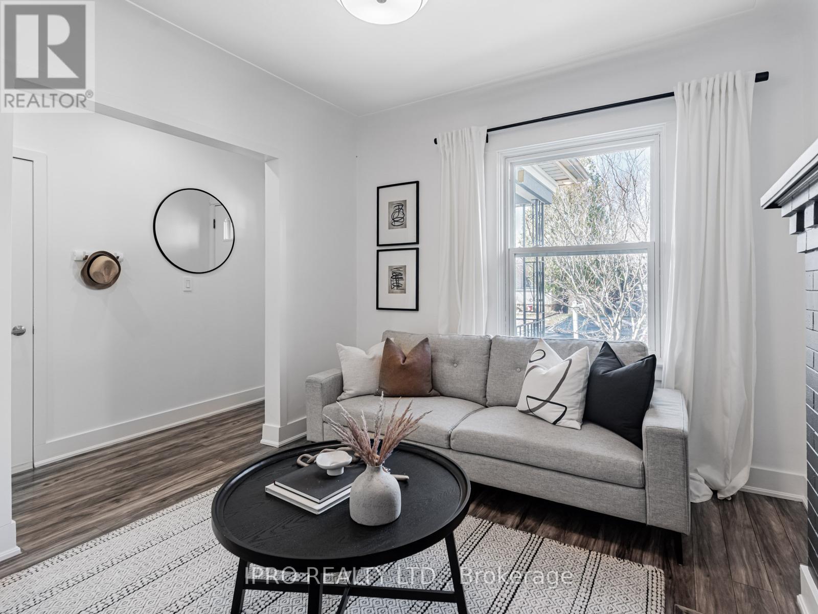 Property at 5 THYRA AVENUE image 4