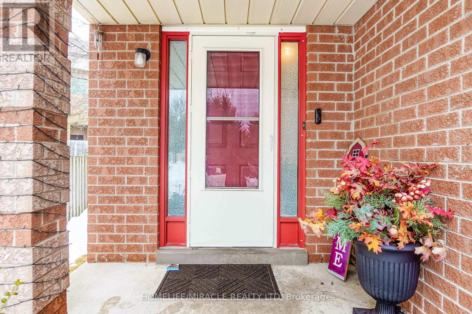15 Heaver Drive, Whitby, Ontario  L1N 9K4 - Photo 4 - E12090194