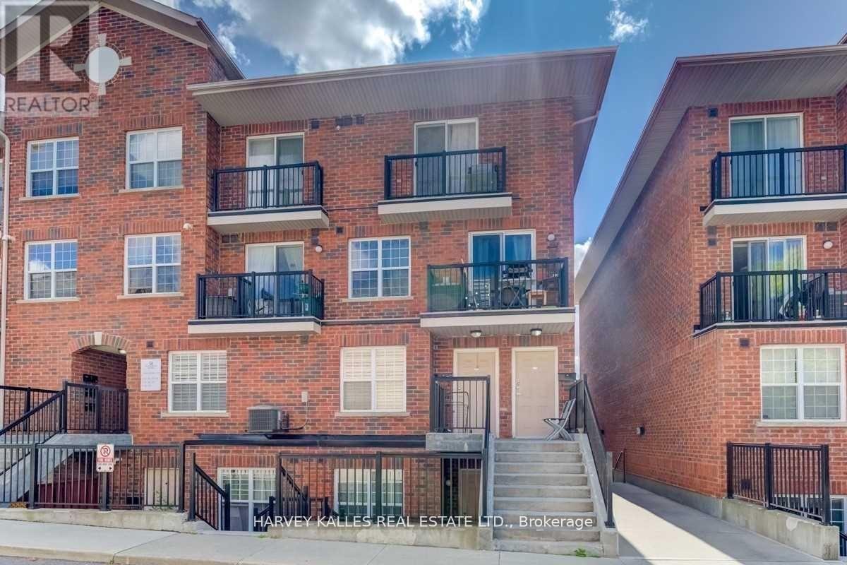 302 - 25 STRANGFORD LANE, Toronto, Ontario