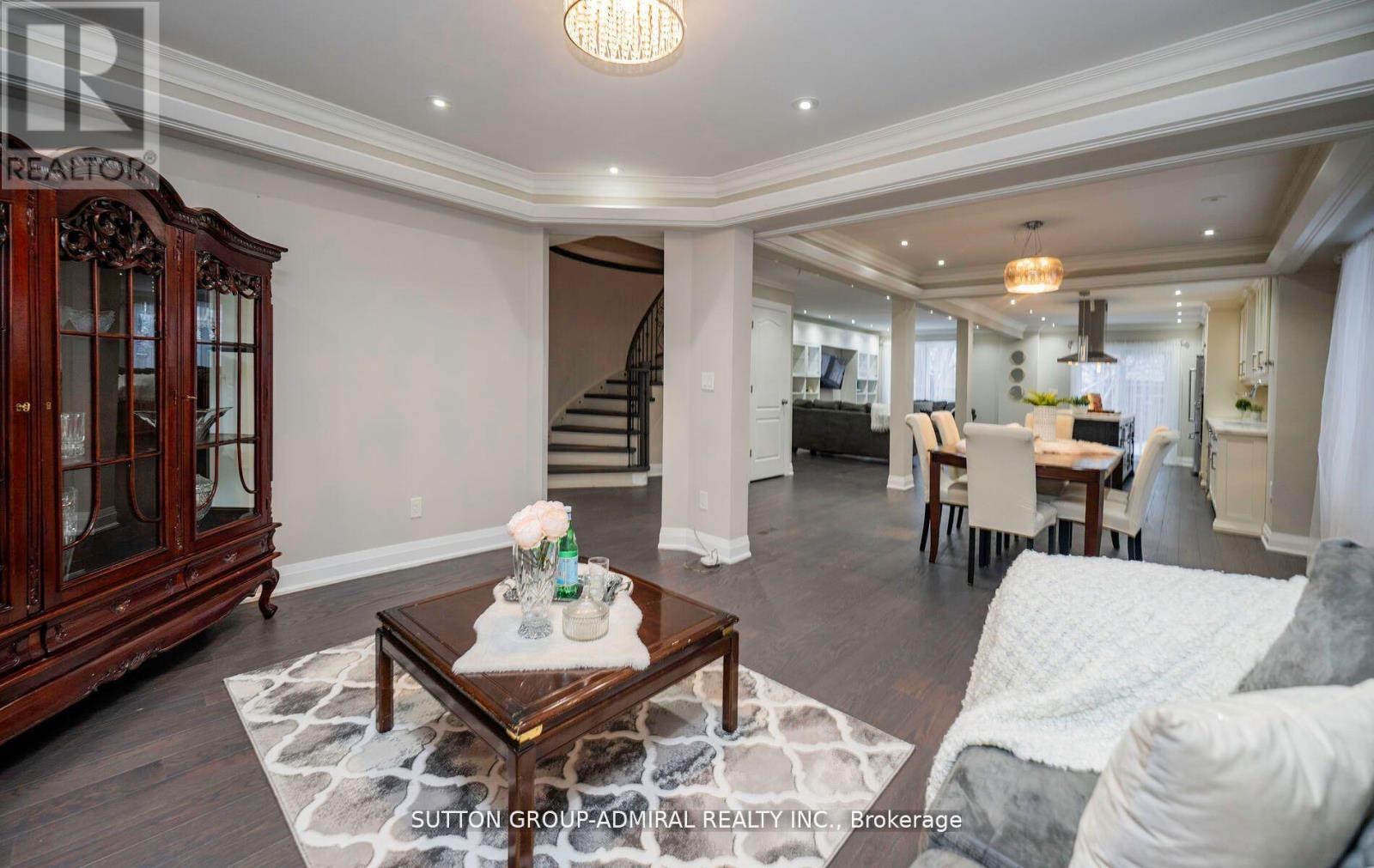 Property at 29 ROXBOROUGH LANE image 4