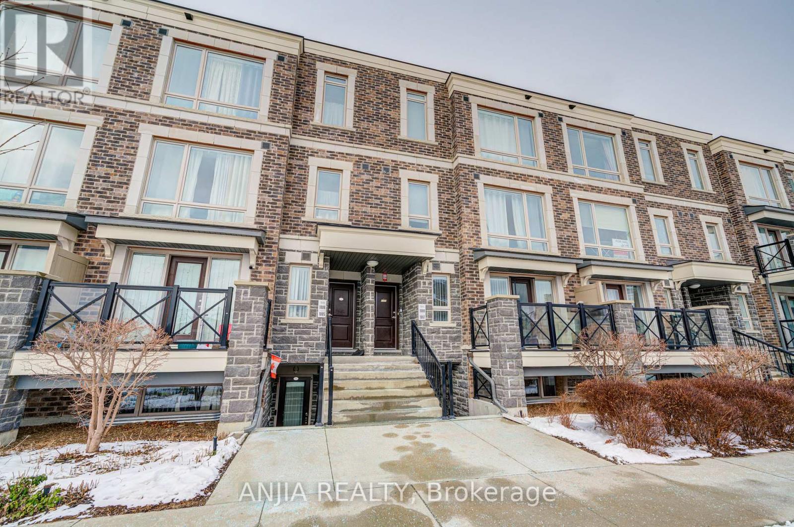 Property at 1007 - 55 LINDCREST MANOR image 1