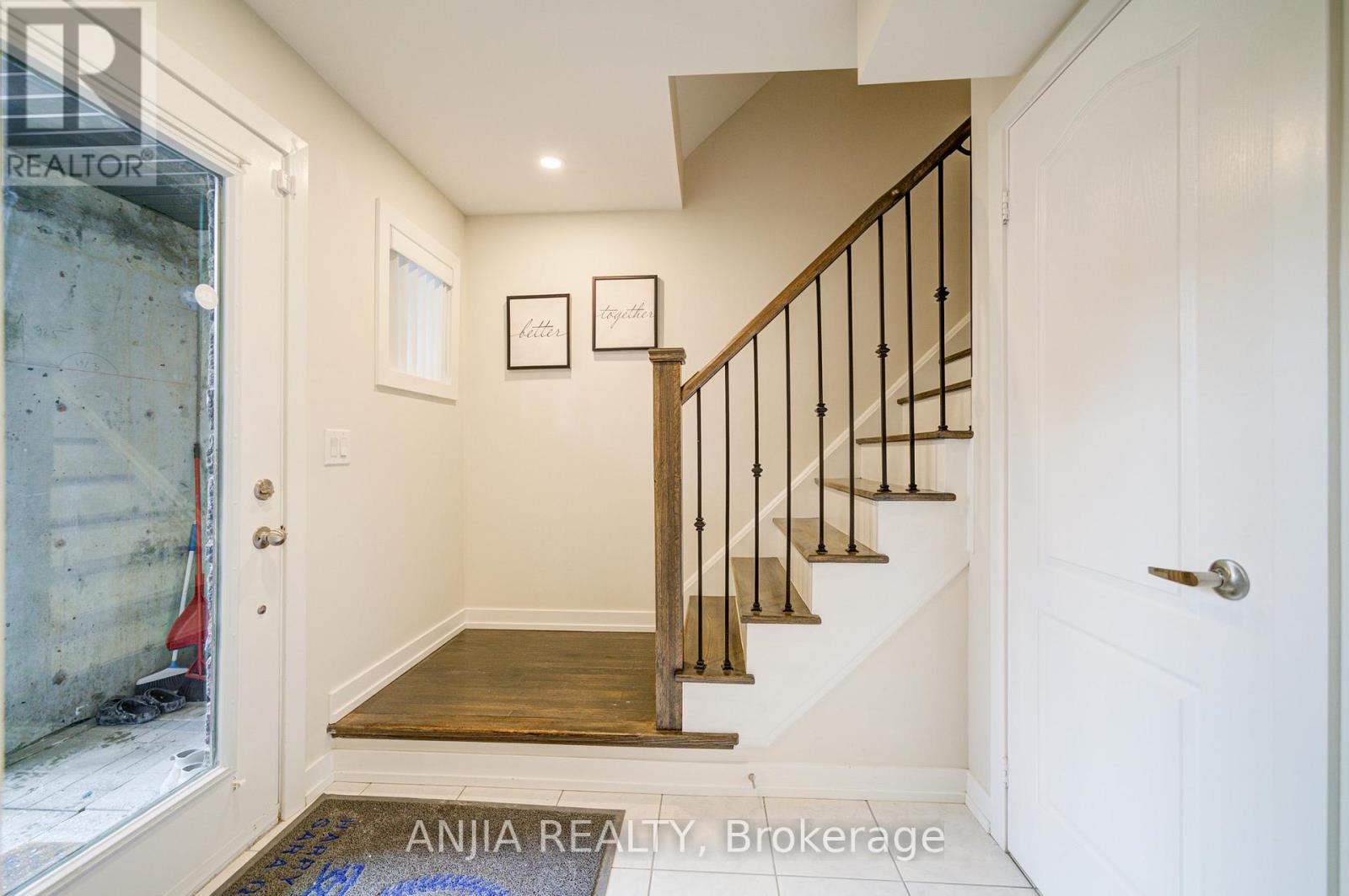 Property at 1007 - 55 LINDCREST MANOR image 4