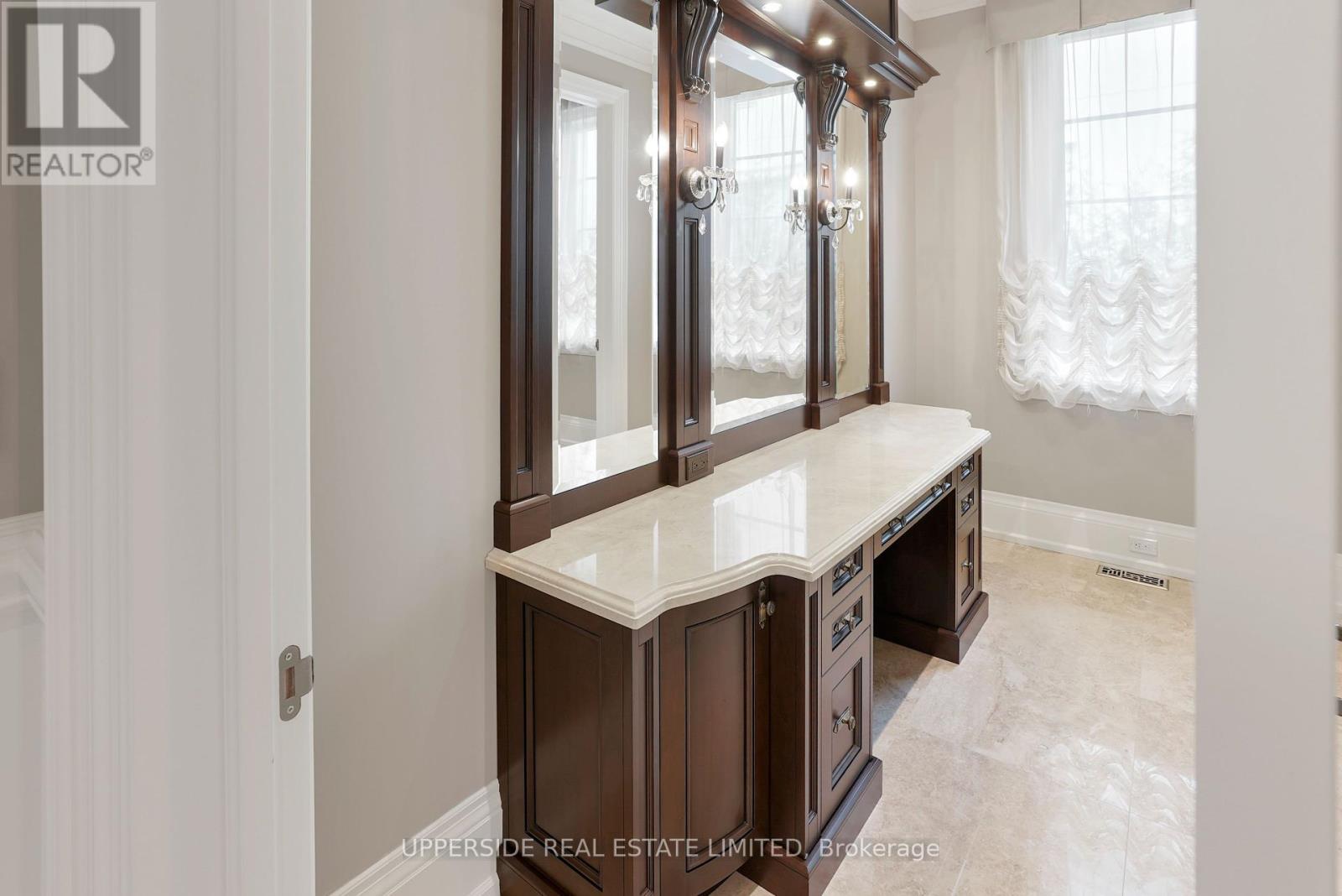 29 Riverside Boulevard W, Vaughan, Ontario  L4J 1H4 - Photo 11 - N12089641