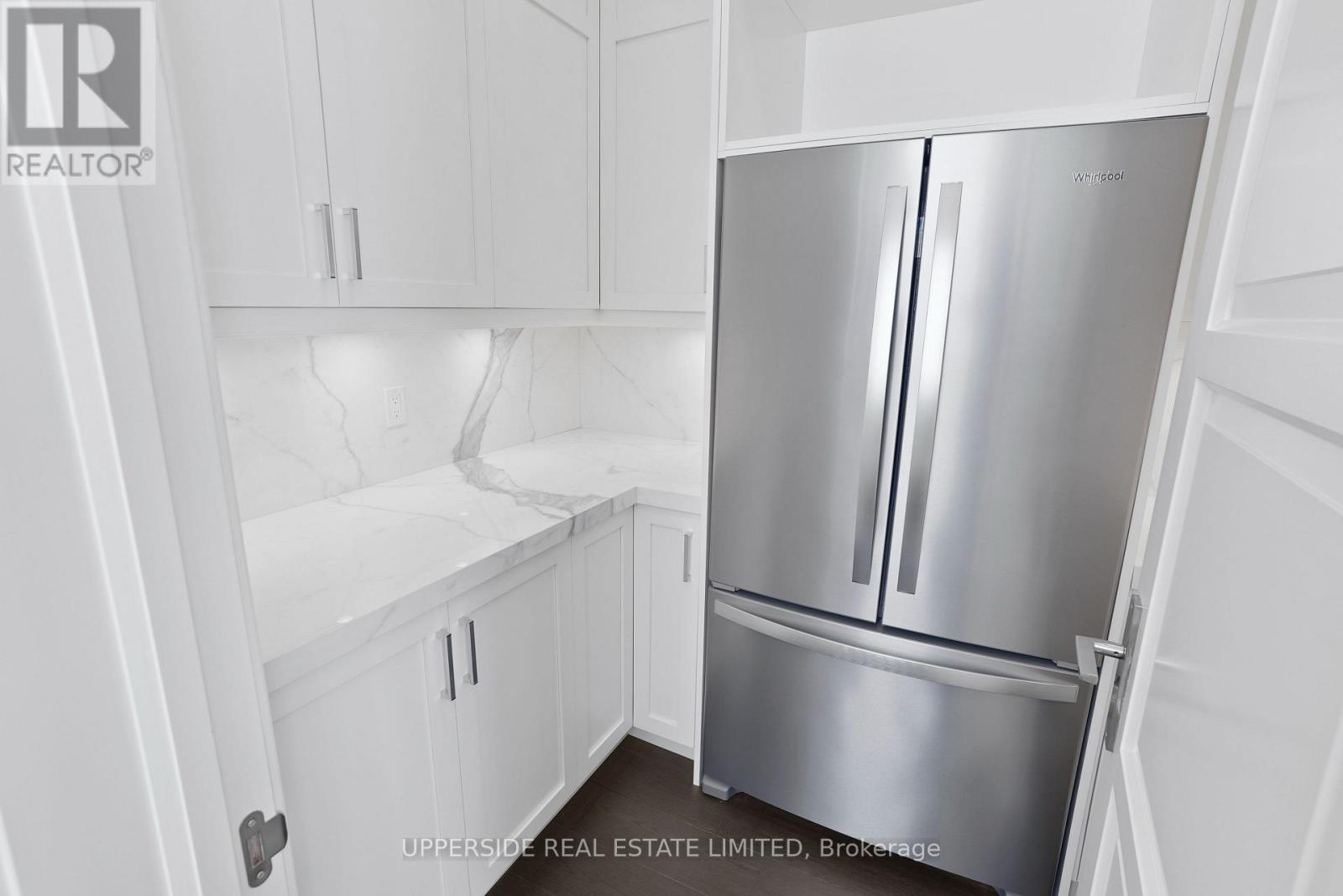 Property at 28 THORNRIDGE DRIVE image 4
