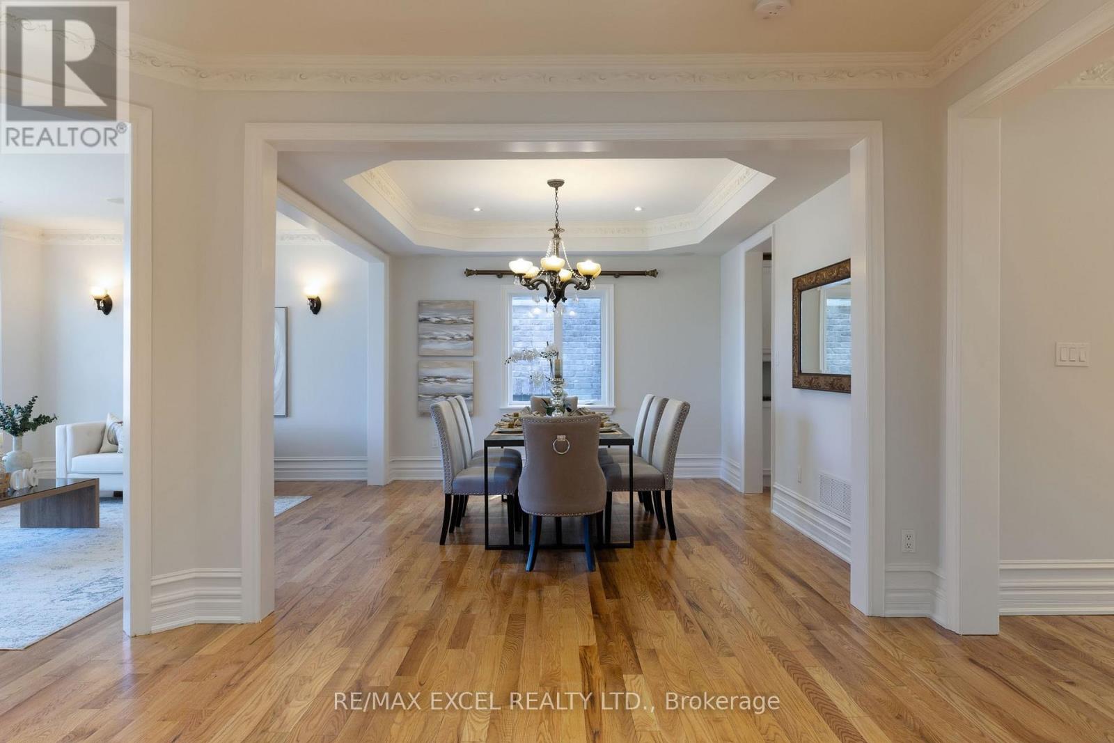 25 Oak Avenue, Richmond Hill, Ontario  L4C 6R5 - Photo 6 - N12089842