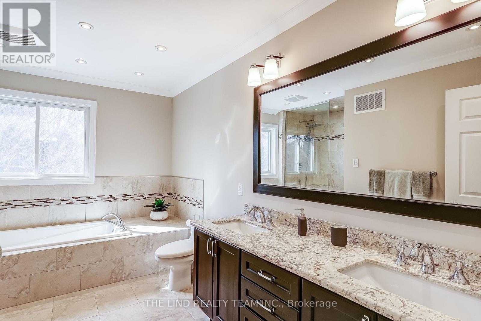 23 Petch Crescent, Aurora, Ontario  L4G 5P4 - Photo 27 - N12089843
