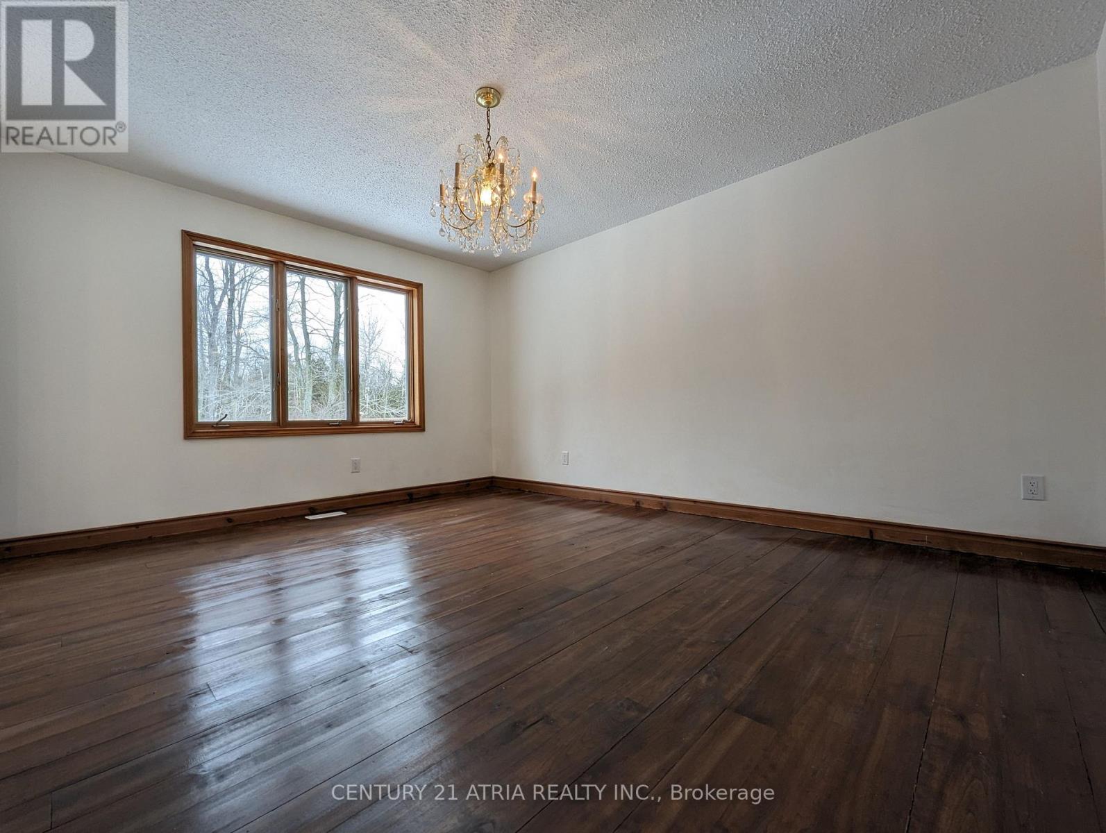 Upper - 448 Davis Drive, Uxbridge, Ontario  L9P 1R1 - Photo 3 - N12089939