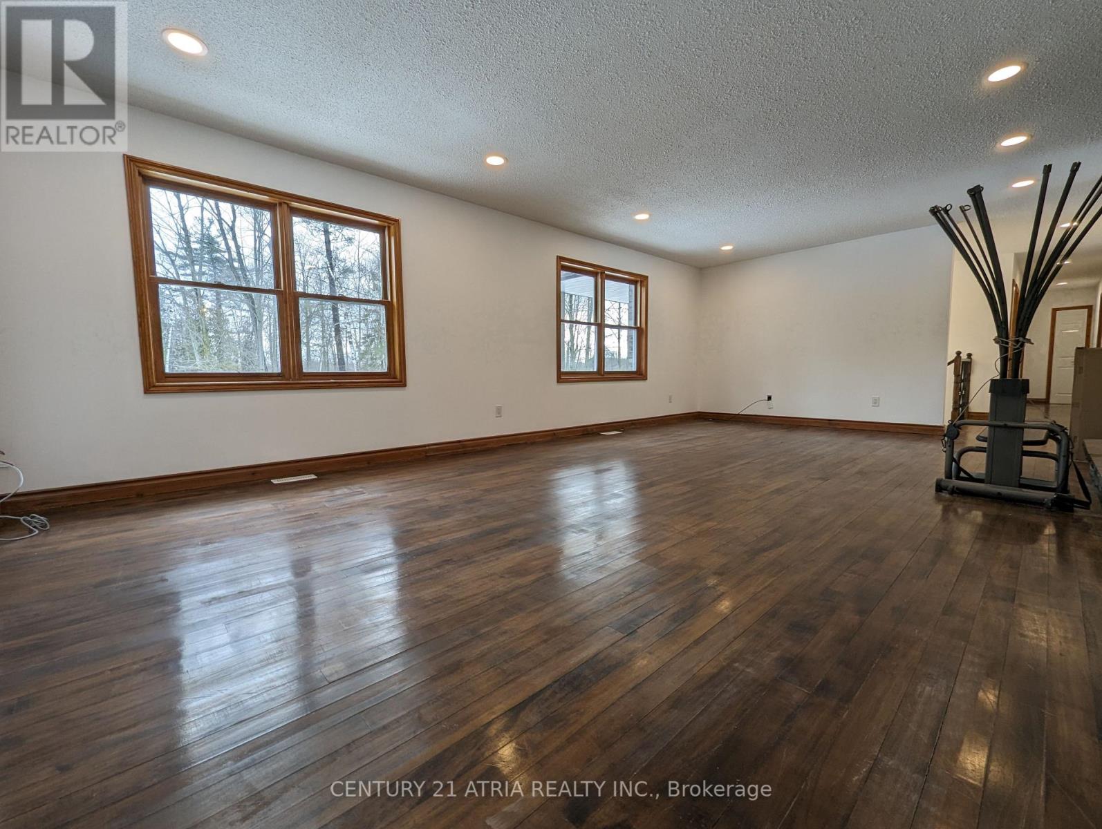 Upper - 448 Davis Drive, Uxbridge, Ontario  L9P 1R1 - Photo 5 - N12089939
