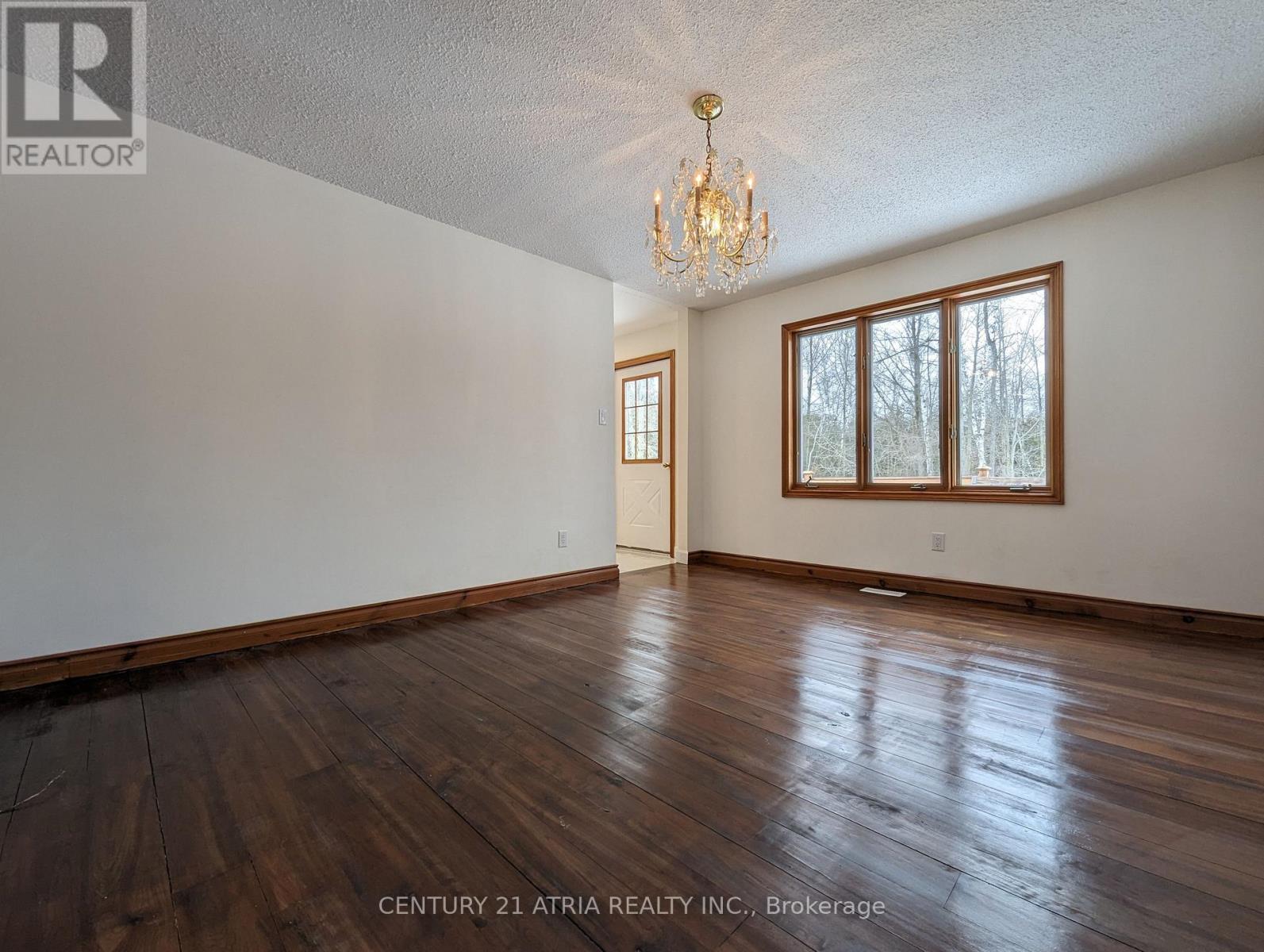 Upper - 448 Davis Drive, Uxbridge, Ontario  L9P 1R1 - Photo 9 - N12089939