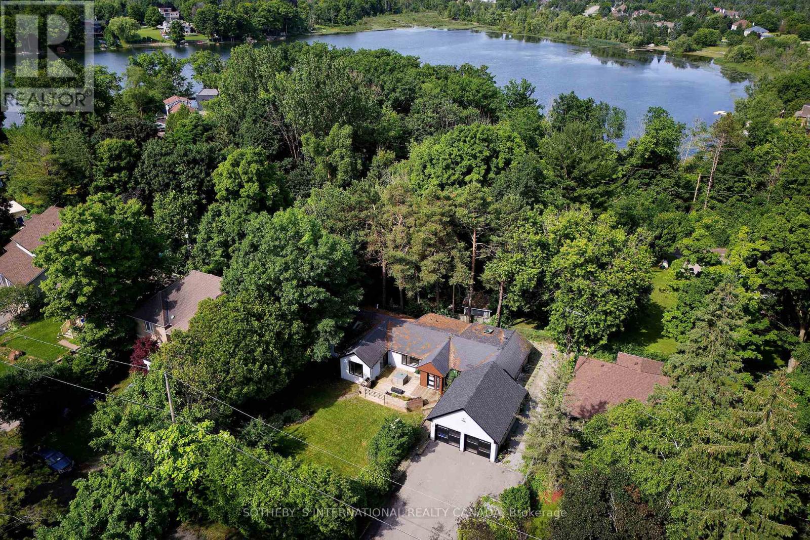 38 Hilltop Boulevard, Whitchurch-Stouffville, Ontario  L0H 1G0 - Photo 2 - N12090275