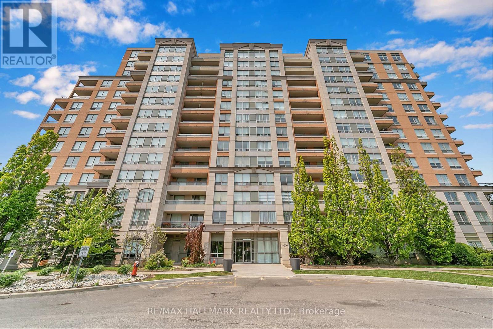 615 - 29 Northern Hts Drive N, Richmond Hill, Ontario  L4B 4L8 - Photo 2 - N12090508