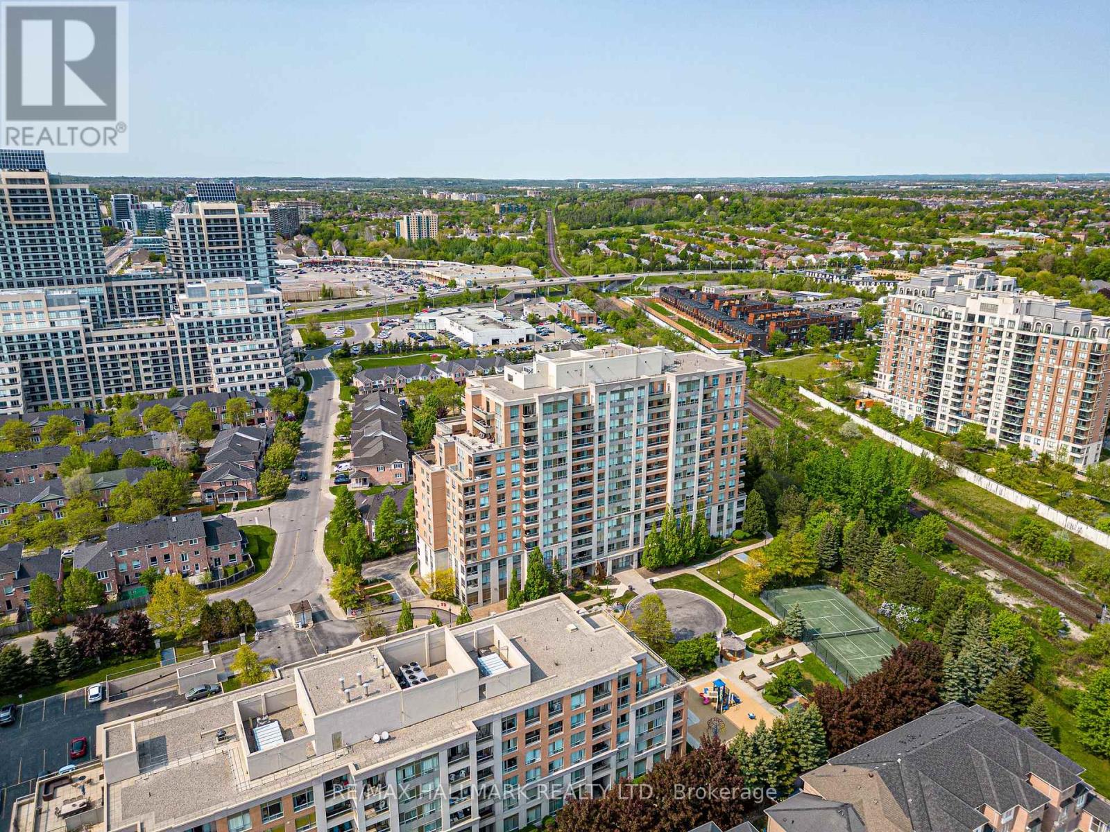 615 - 29 Northern Hts Drive N, Richmond Hill, Ontario  L4B 4L8 - Photo 37 - N12090508