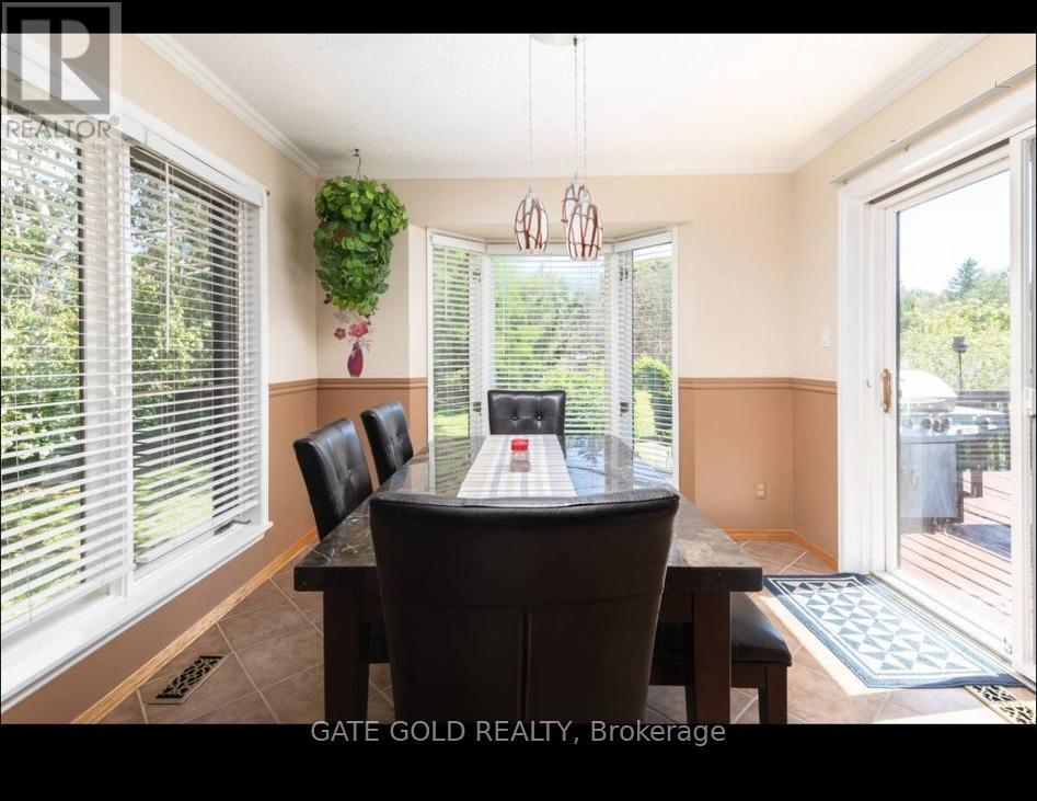 51 Beck Boulevard, Penetanguishene, Ontario  L9M 1E2 - Photo 15 - S12089630