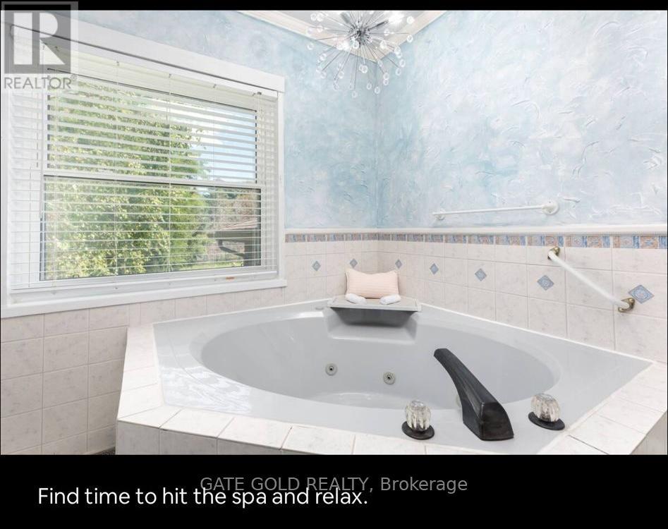 51 Beck Boulevard, Penetanguishene, Ontario  L9M 1E2 - Photo 17 - S12089630