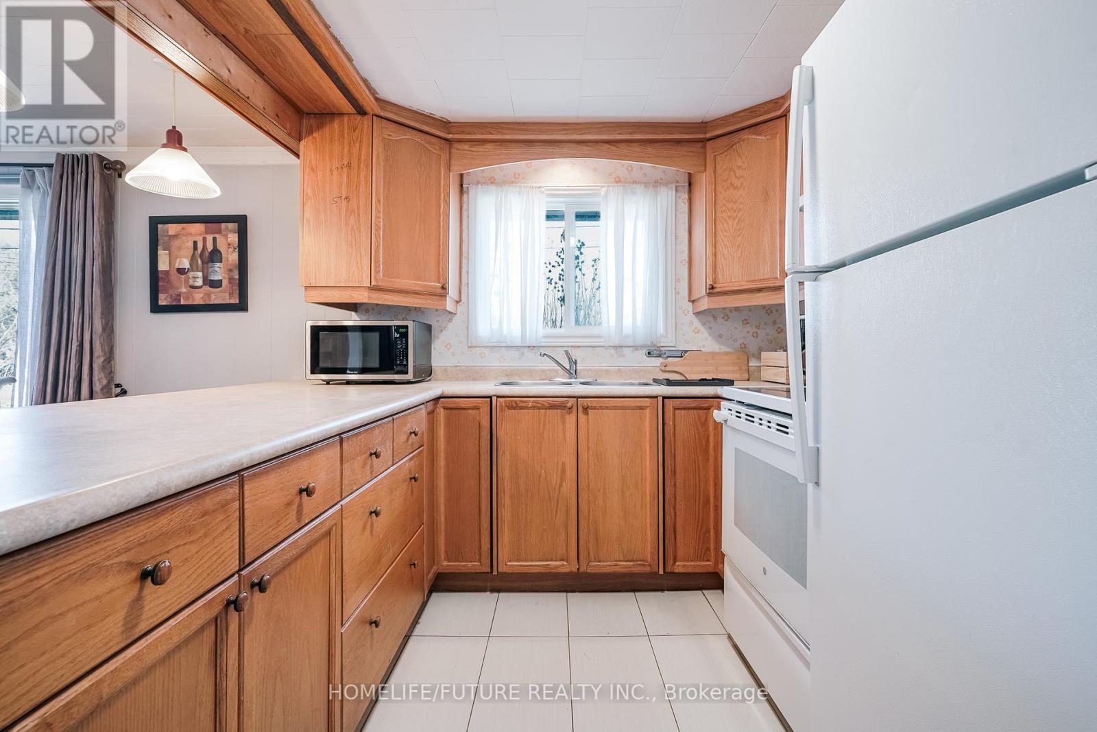 1200 Mosley Street, Wasaga Beach, Ontario  L9Z 2E7 - Photo 10 - S12090506