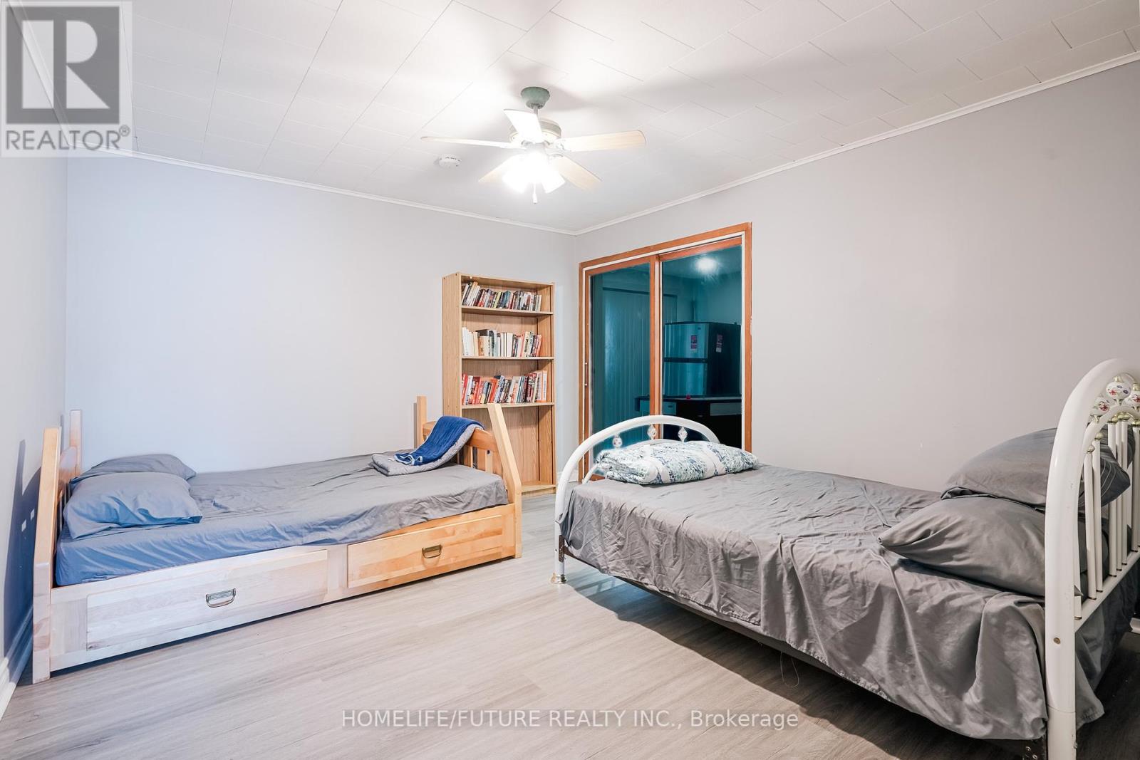 1200 Mosley Street, Wasaga Beach, Ontario  L9Z 2E7 - Photo 25 - S12090506