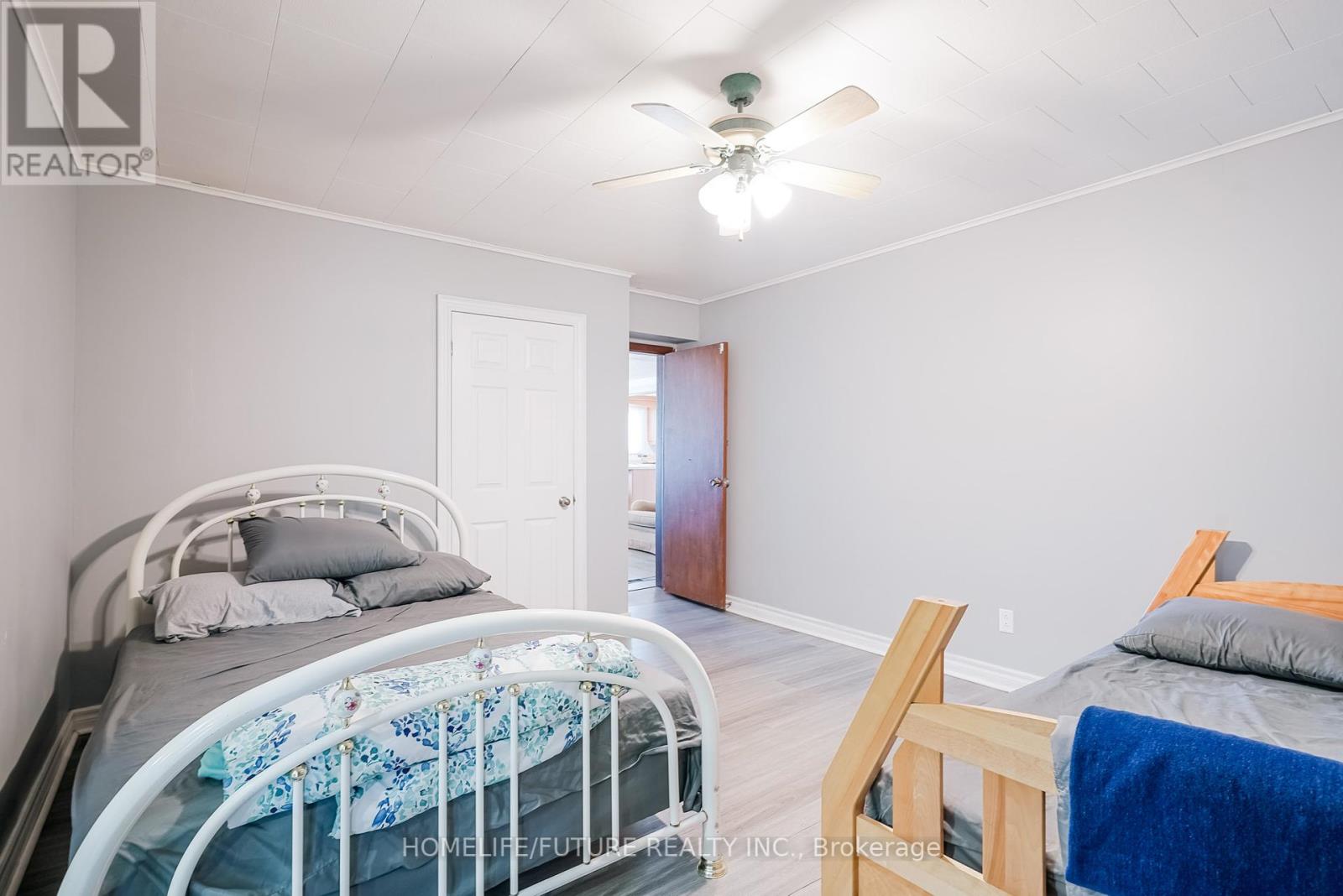 1200 Mosley Street, Wasaga Beach, Ontario  L9Z 2E7 - Photo 26 - S12090506