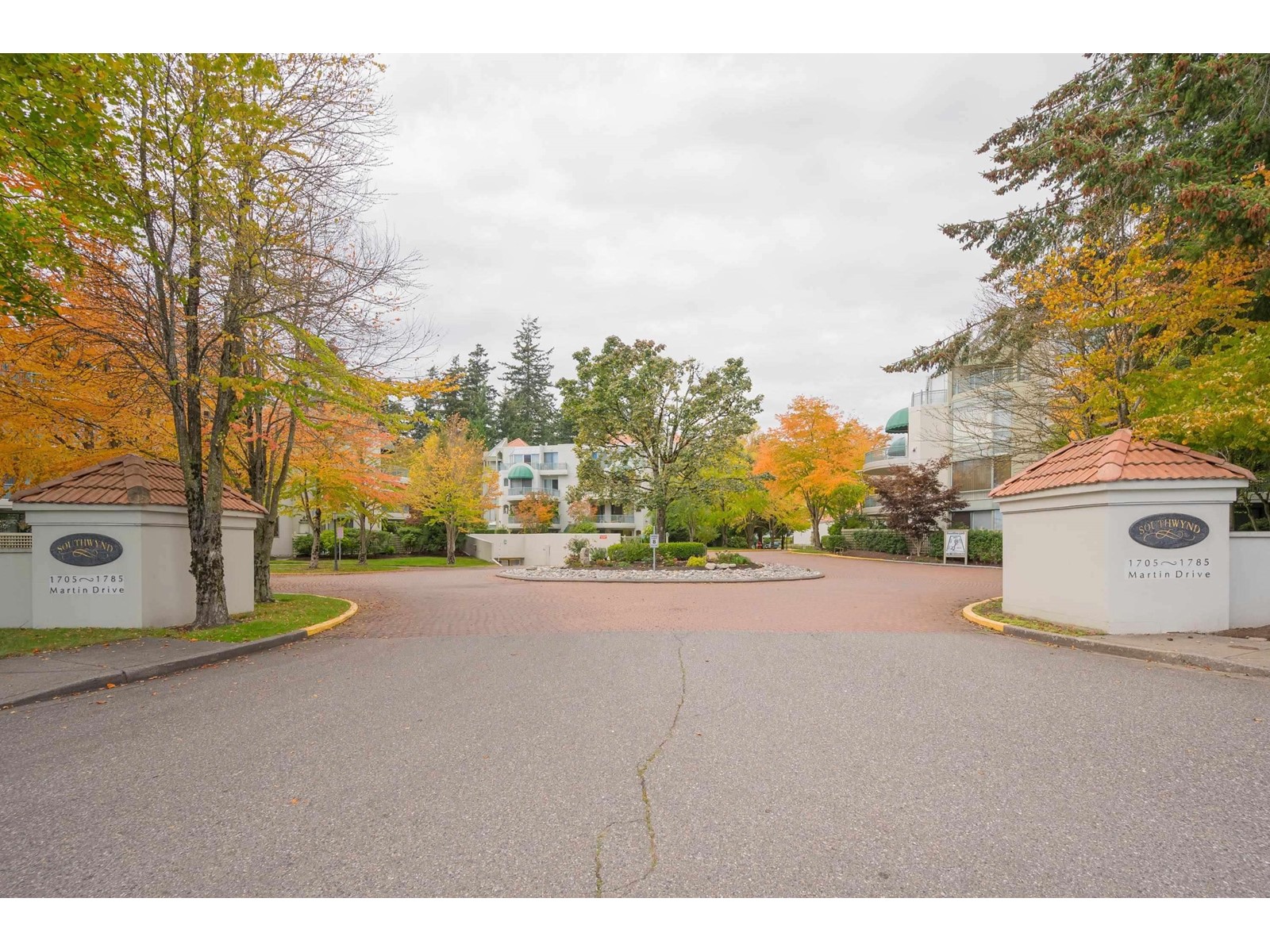 102 1785 Martin Drive, Surrey, British Columbia  V4A 9T5 - Photo 3 - R2991642