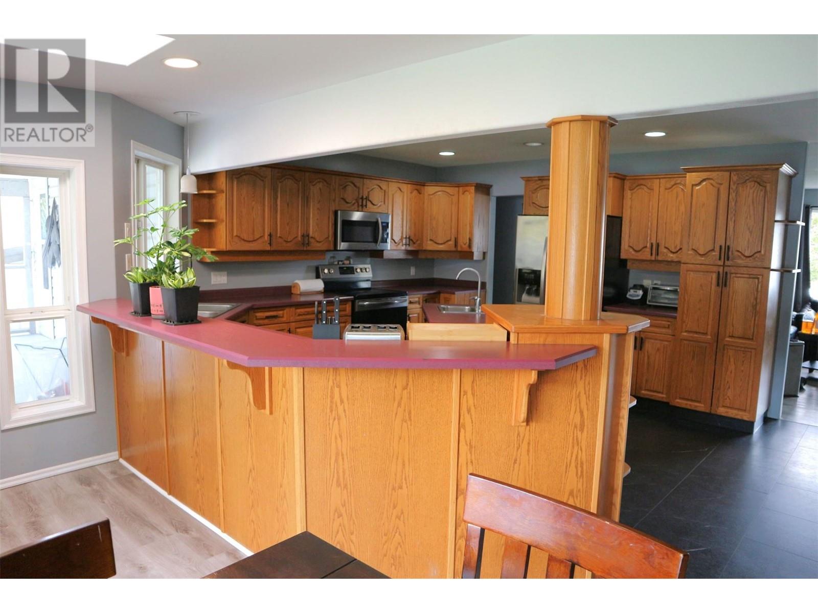 714 Maple Street, Sicamous, British Columbia  V0E 2V1 - Photo 7 - 10343246