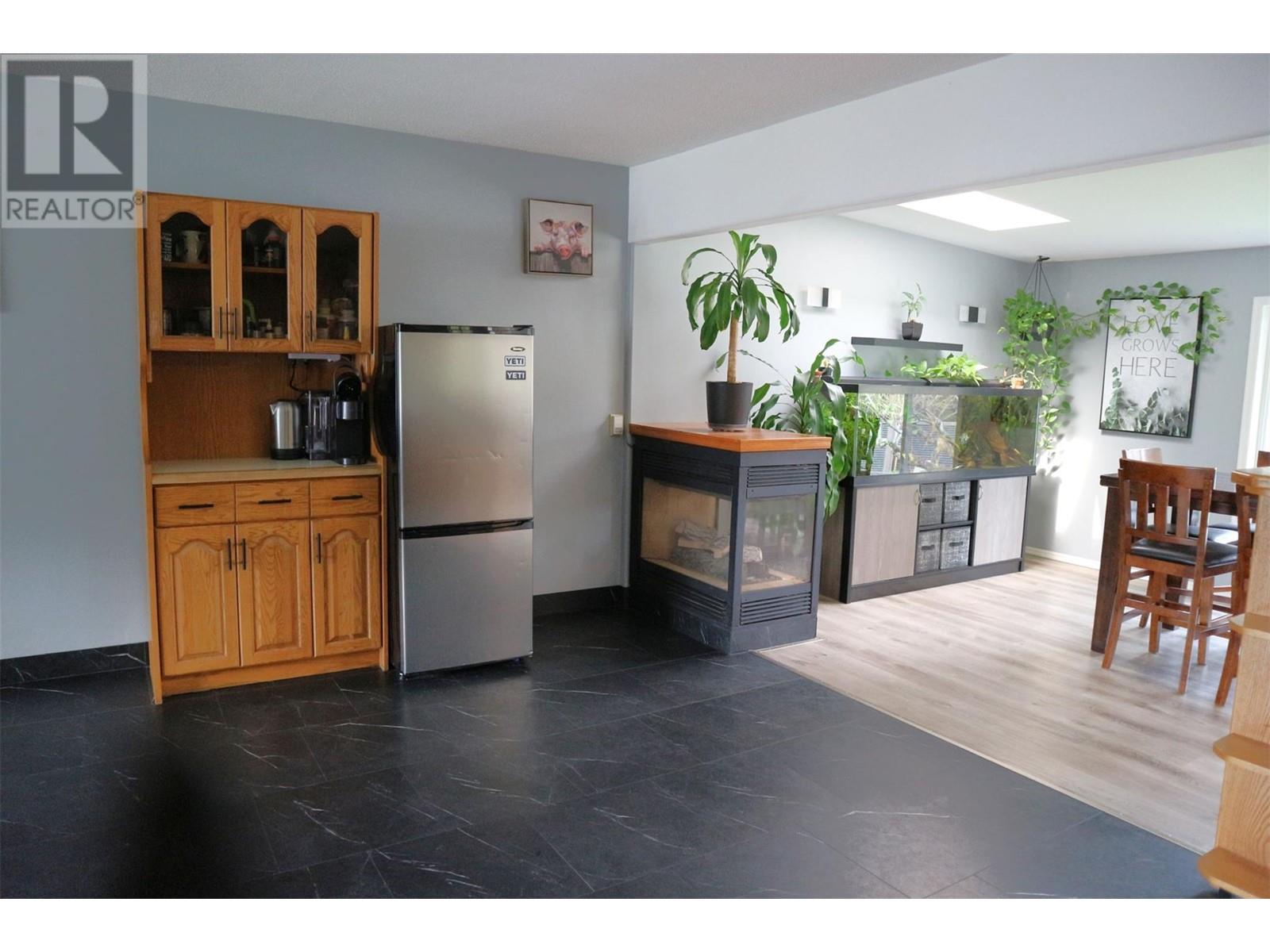 714 Maple Street, Sicamous, British Columbia  V0E 2V1 - Photo 14 - 10343246