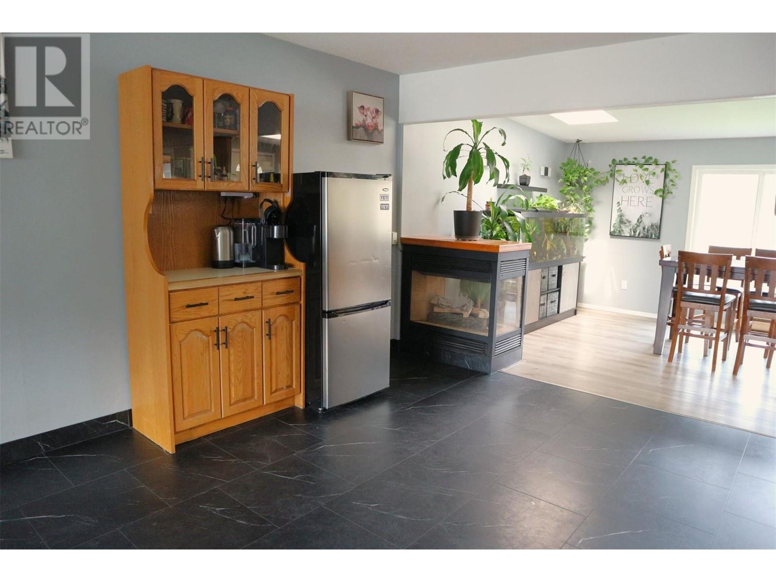 714 Maple Street, Sicamous, British Columbia  V0E 2V1 - Photo 13 - 10343246