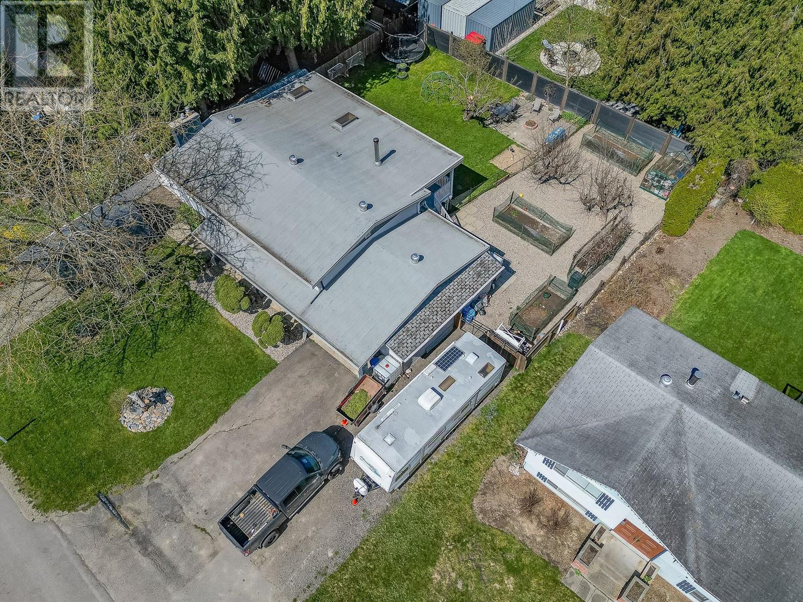 714 Maple Street, Sicamous, British Columbia  V0E 2V1 - Photo 2 - 10343246