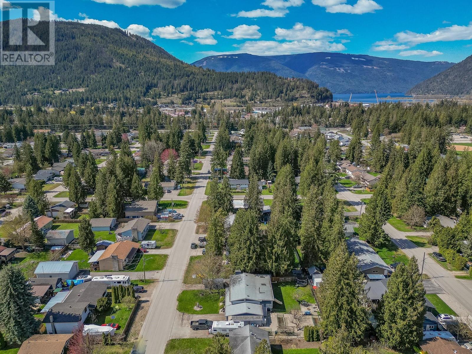 714 Maple Street, Sicamous, British Columbia  V0E 2V1 - Photo 65 - 10343246
