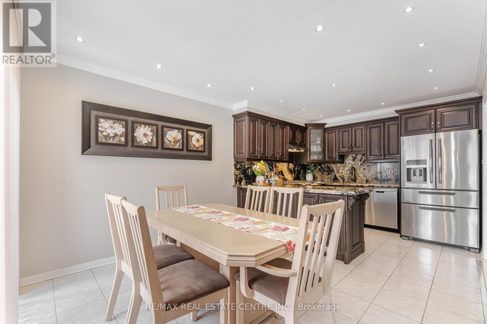 1078 Windsor Hill Boulevard, Mississauga, Ontario  L5V 1P4 - Photo 17 - W12089490
