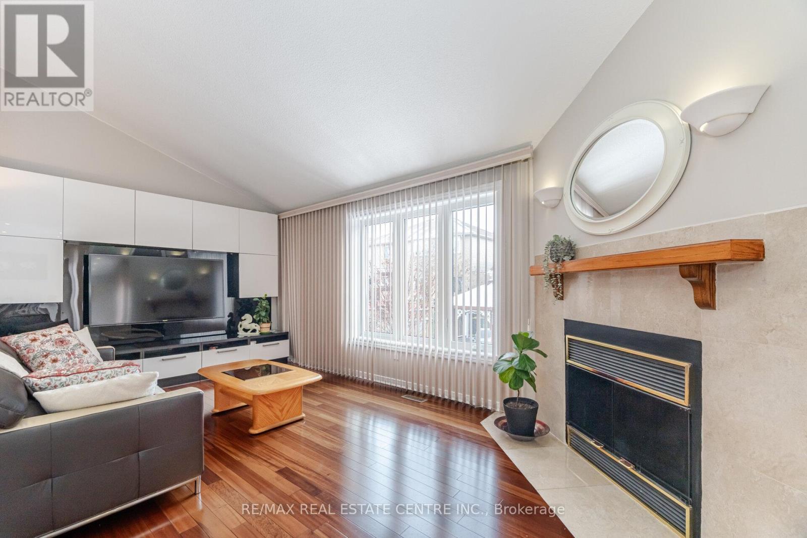 1078 Windsor Hill Boulevard, Mississauga, Ontario  L5V 1P4 - Photo 19 - W12089490