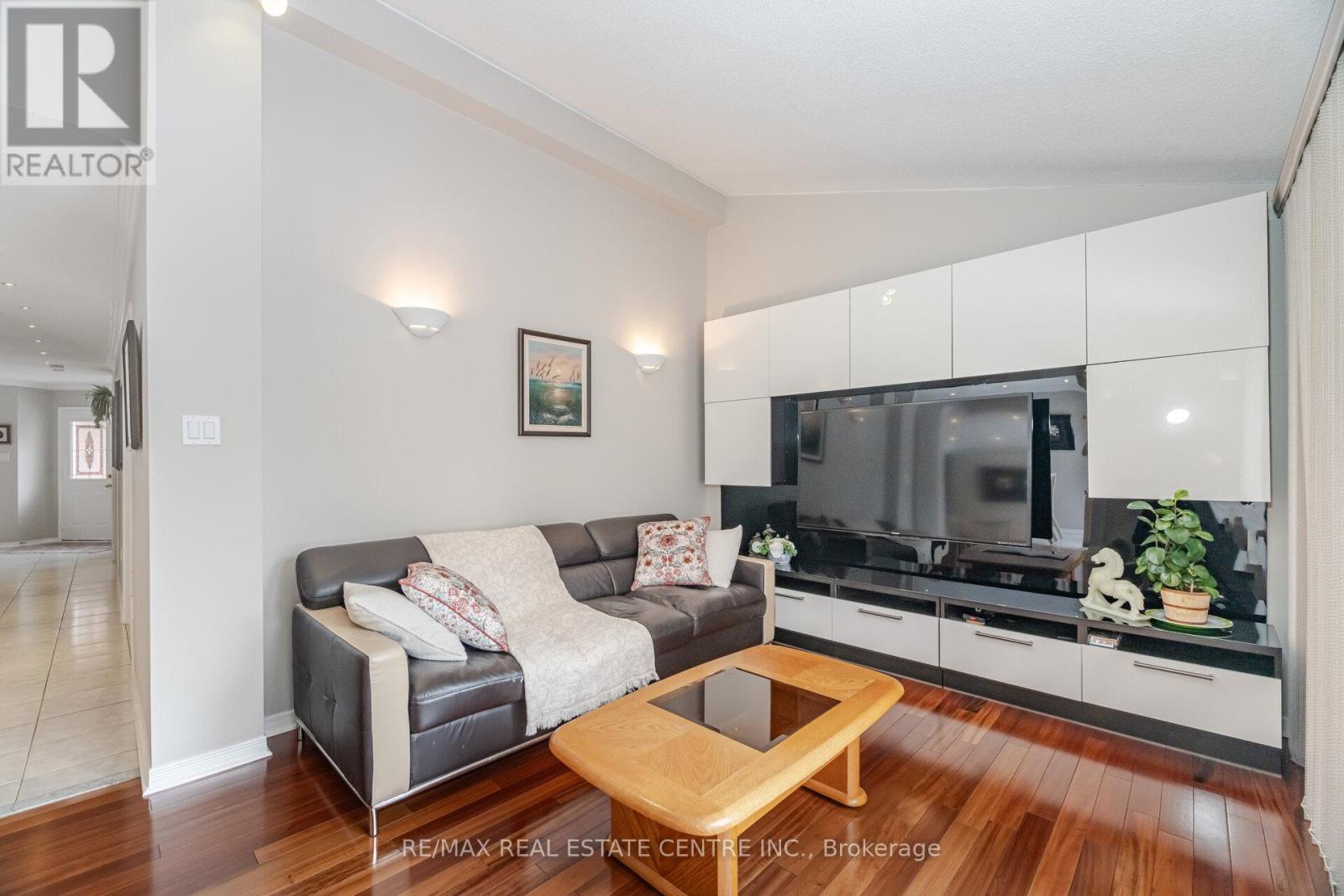 1078 Windsor Hill Boulevard, Mississauga, Ontario  L5V 1P4 - Photo 20 - W12089490